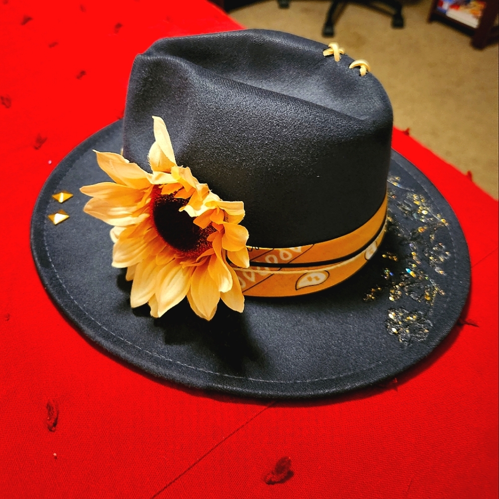 Fedora style hat dark grey and gold